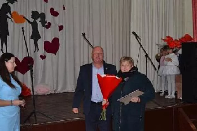 Сергей Косинов поздравил женщин Тарасовского района  с Днем матери