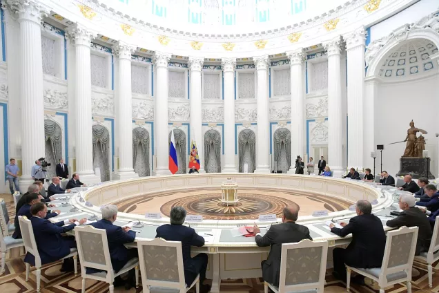 Владимир Путин встретился с руководством ГД и главами фракций