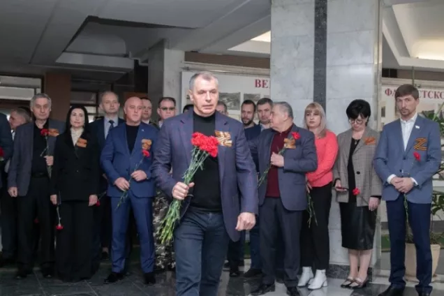 Депутаты Крыма почтили память Владимира Жириновского