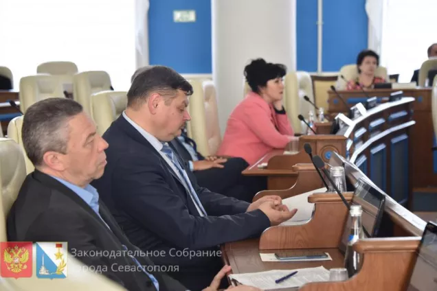 Депутаты Елена Глотова и Вячеслав Камзолов вошли в состав Межведомственных комиссий и наблюдательных советов 