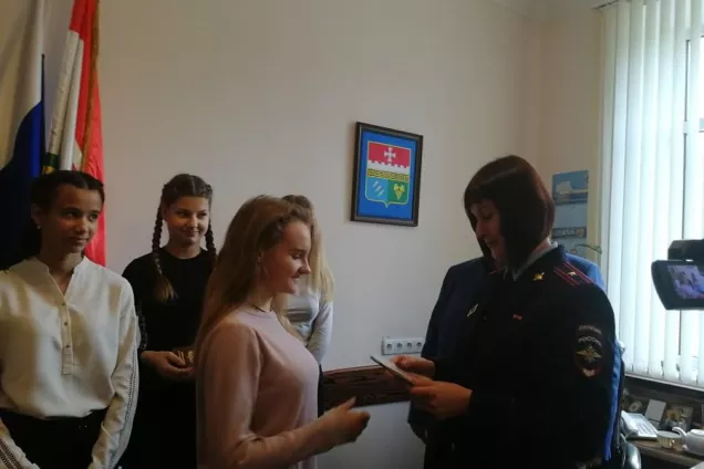 Татьяна Лобач приняла участие в церемонии вручения паспортов юным балаклавцам