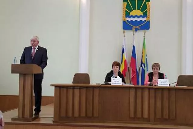 Вячеслав Василенко и Асланбек Джиоев приняли участие в работе Собрания депутатов Азовского района