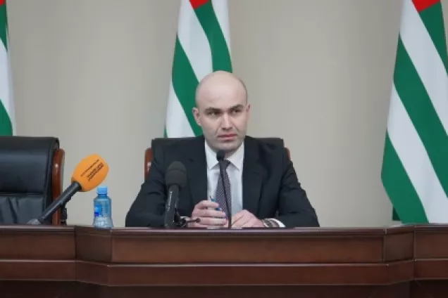 Спикер парламента Абхазии поздравил депутатов Госдумы и сенаторов России с Днём защитника Отечества