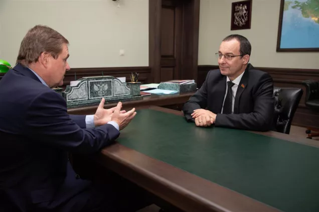 Юрий Бурлачко провел встречу с председателем региональной Контрольно-счетной палаты