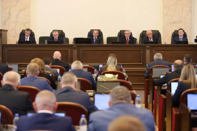 Спикер кубанского парламента Юрий Бурлачко рассказал о повестке  54-го пленарного заседания