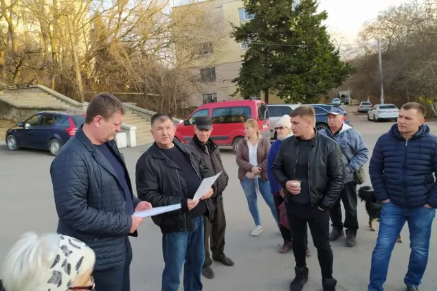 Вячеслав Камзолов встретился с жителями района Максимова дача