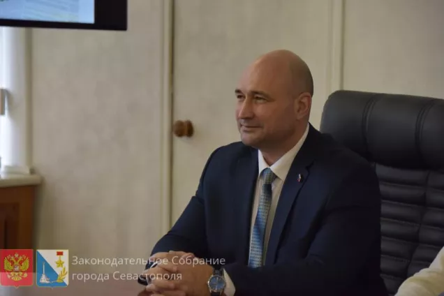 ФОТОРЕПОРТАЖ. Депутаты поздравили коллектив газеты «Севастопольские известия» с юбилеем