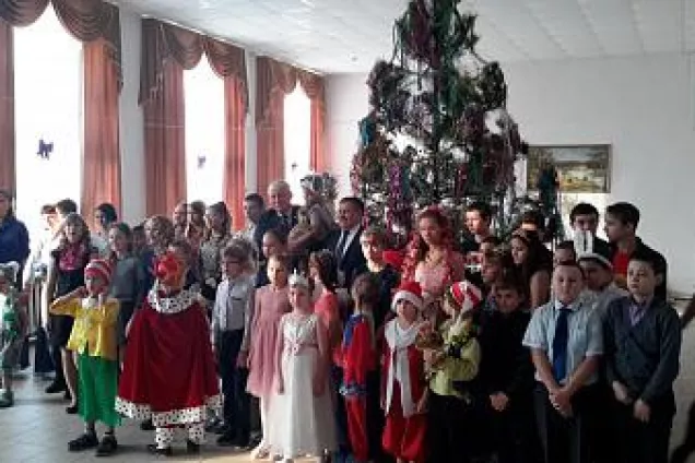 Вячеслав Василенко поздравил особенных детей и детей из приемных и многодетных семей Кашарского и Милютинского района с Новым годом