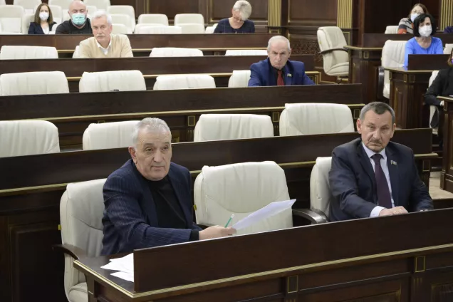 Депутаты КЧР рассмотрели вопросы предстоящей сессии