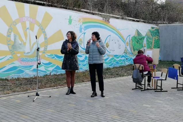 Татьяна Лобач приняла участие в субботнике на избирательном округе №1