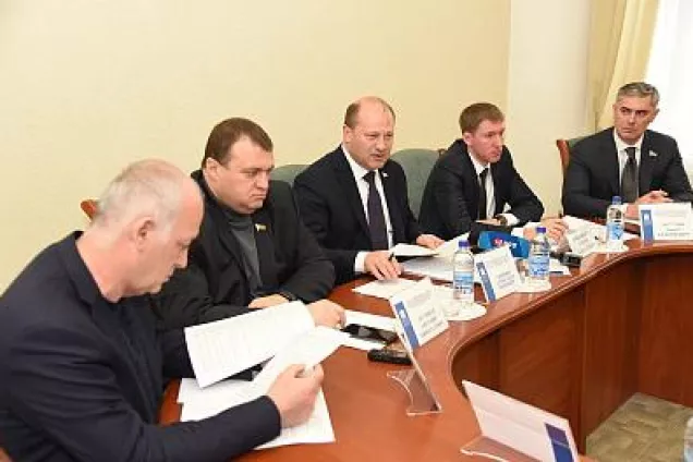 Депутаты обсудили проект федерального закона о реновации жилищного фонда в Российской Федерации