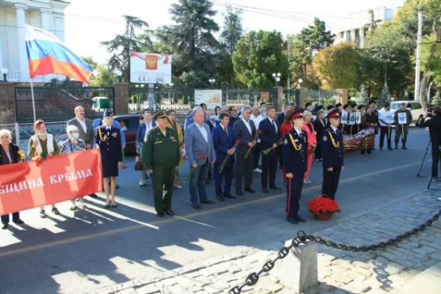 Депутаты Крыма почтили память воинов, павших в борьбе за свободу Отечества в период Крымской войны 1853-1856 гг