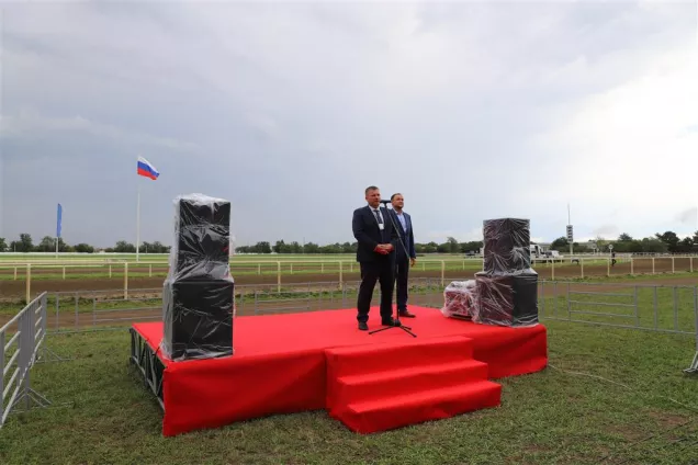 Состоялись скачки на Кубок губернатора Краснодарского края и Приз Законодательного Собрания