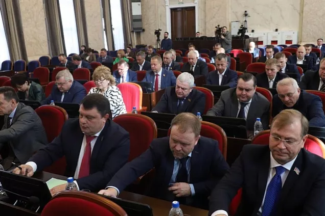 Кубанские законодатели обсудили ход выполнения краевого закона о молодежной политике