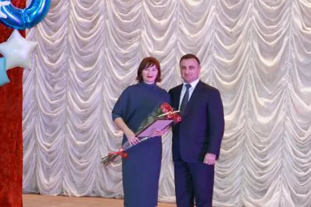 Арутюн Сурмалян поздравил коллектив и учеников школы № 110 с 30-летием учебного заведения