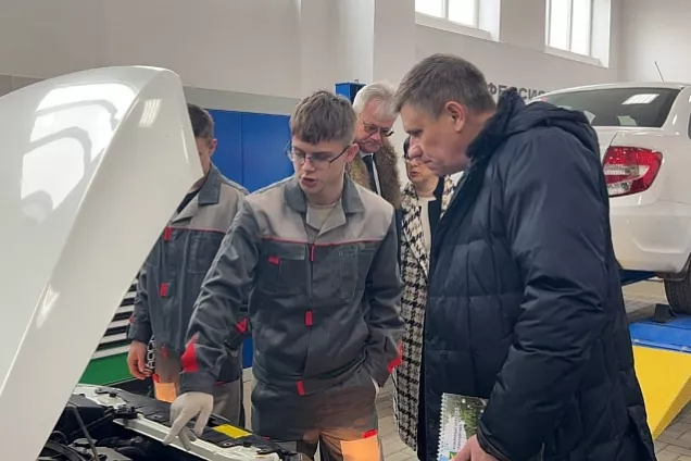 Депутаты ЗСК изучили опыт реализации федерального проекта «Профессионалитет»