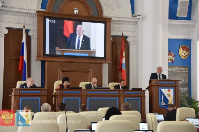 Вопрос организации торговых мест для пенсионеров обсудили на пленарном заседании