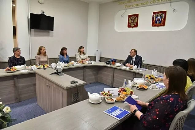 Спикер донского парламента встретился с женами и матерями мобилизованных граждан