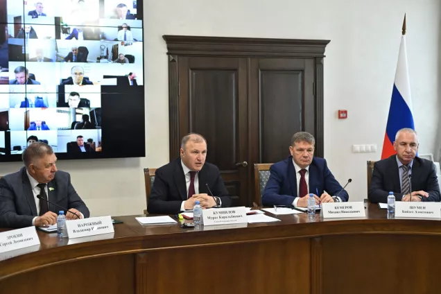 Спикер парламента Адыгеи В. Нарожный принял участие в заседании Комиссии  по противодействию коррупции