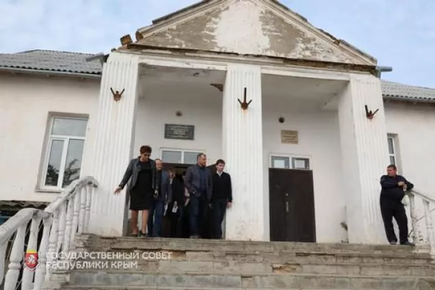 Владимир Константинов посетил сельские Дома культуры Красногвардейского района