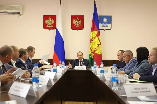 В Геленджике состоялась пленарная часть выездного заседания аграрного комитета ЗСК