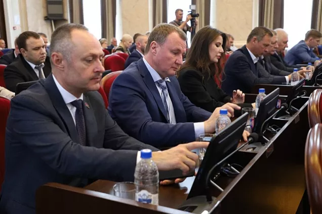 Депутаты ЗСК продлили действие закона о пособии усыновителям