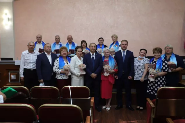 Юрий Бурлачко и Иван Демченко наградили актив ТОСов Анапы