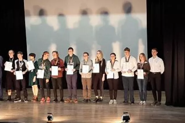 Донские депутаты помогли ростовским школьникам победить на Всероссийском турнире юных биологов