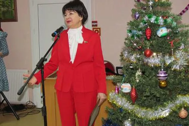 Валентина Руденко поздравила с Новым годом детей, находящихся на лечении в ДГБ
