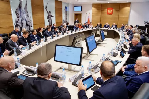 Областной бюджет на ближайшие три года принят в окончательном чтении 