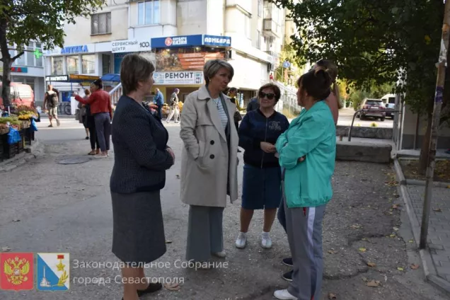 РАБОТА В ОКРУГЕ. Татьяна Щербакова встретилась с жителями проспекта Генерала Острякова