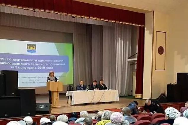 Депутат Борис Вальтер встретился с жителями Азовского района