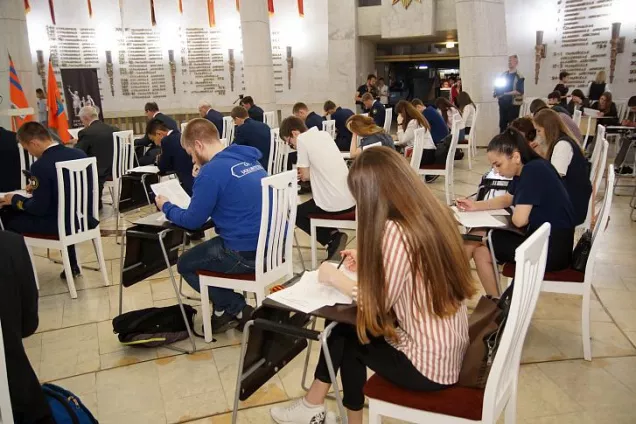 Законодатели Волгоградской области обсуждают проект федерального закона о молодежной политике