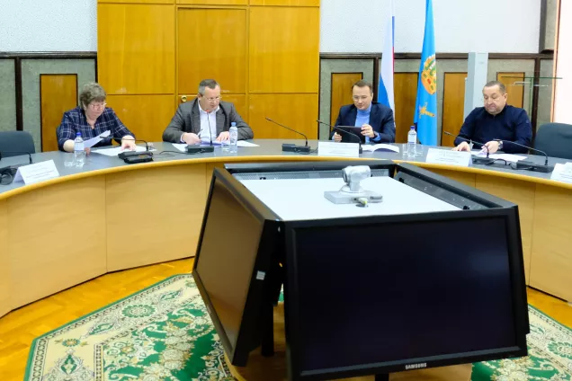 На Совете Думы Астраханской области обсудили вопрос референдума о строительстве газохимического комплекса