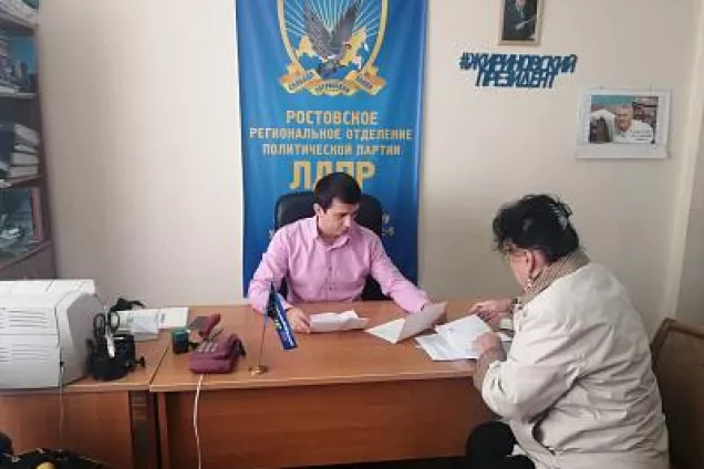 Евгений Федяев провел прием граждан в Ростове-на-Дону