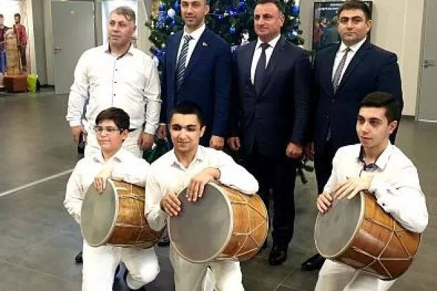 Михаил Сапрыкин и Арутюн Сурмалян вручили подарки участникам «Полицейской перезагрузки-2020»