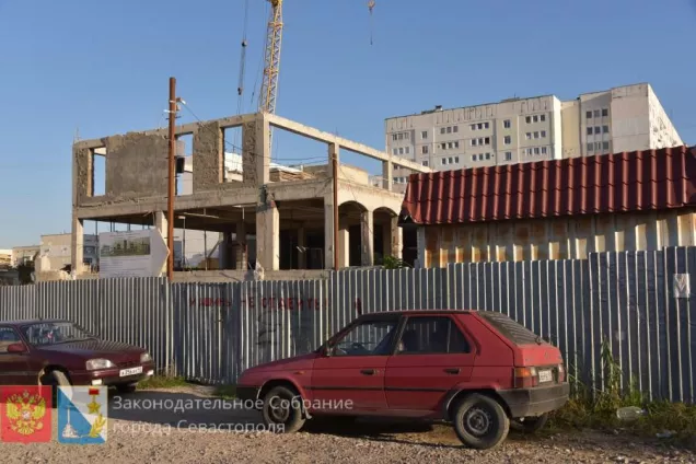 РАБОТА В ОКРУГЕ. Владимир Немцев будет ходатайствовать о строительстве поликлиники в районе улиц Косарева и Маринеско