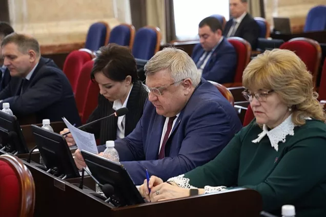 Депутаты ЗСК внесли изменения в краевой закон о промполитике