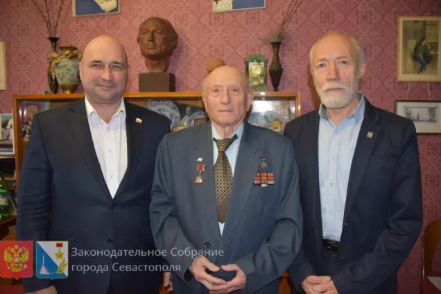 Владимир Немцев поздравил Адольфа Шеффера с 95-летием