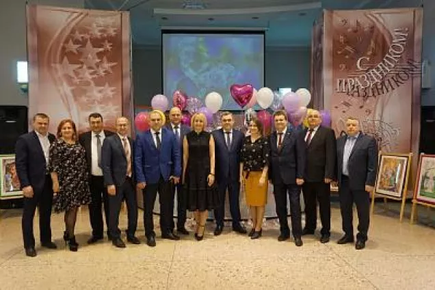 Сергей Рожков поздравил жительниц Аксайского района с Международным женским днем