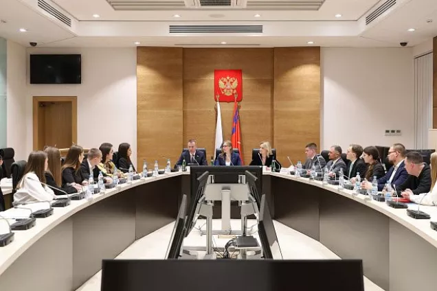 Парламентарии Волгограда обсудили роль наставников в работе с подрастающим поколением