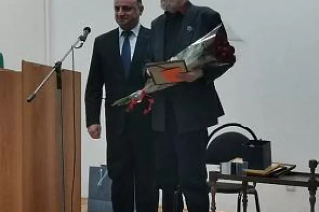 Арутюн Сурмалян поздравил искусствоведа Валерия Рязанова с юбилеем