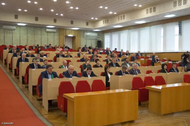 Депутаты парламента Адыгеи на внеочередном заседании рассмотрены законопроекты, касающиеся уплаты налогов