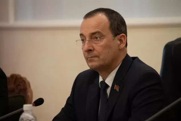 За круглым столом в ЗСК обсудили поправки в Конституцию РФ