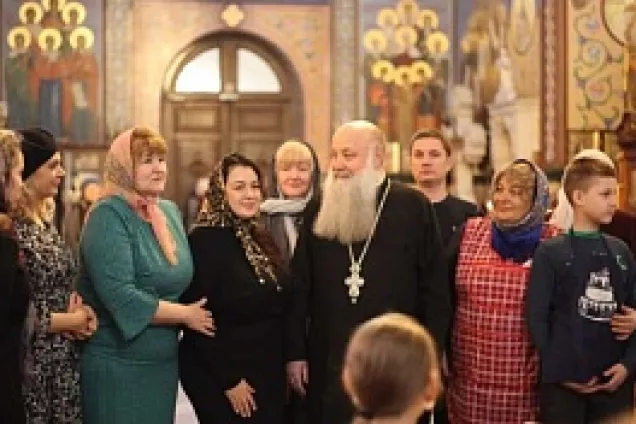 Депутаты кубанского парламента о  рождественской елке