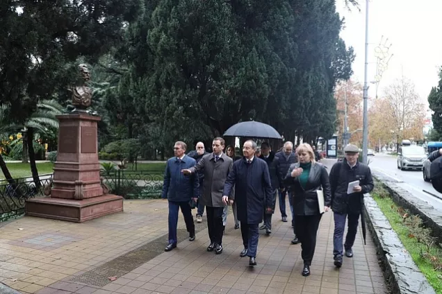 Председатель ЗСК Юрий Бурлачко посетил ряд знаковых зеленых зон г. Сочи