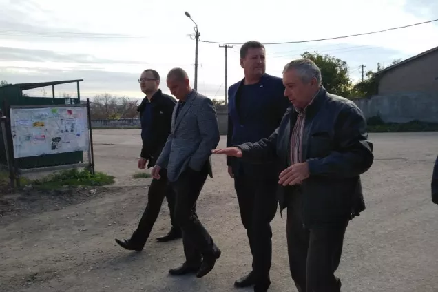 Вячеслав Камзолов встретился с жителями Мекензиевых гор и улицы Баумана