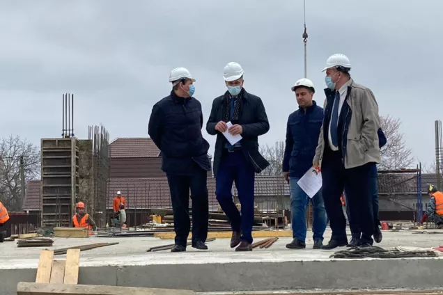 Депутаты ЗСК познакомились с ходом создания новых школьных мест в Старокорсунской