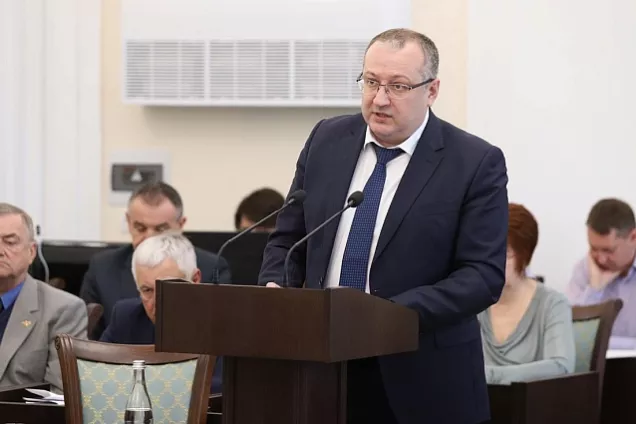 Кубанские законодатели рассмотрели меры социальной помощи малоимущим семьям