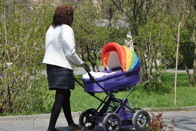 Антикризисные меры помогут семьям с детьми 